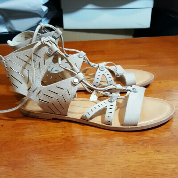 Dolce Vita Shoes - Listing ends soon!!Dolce Vita sandals